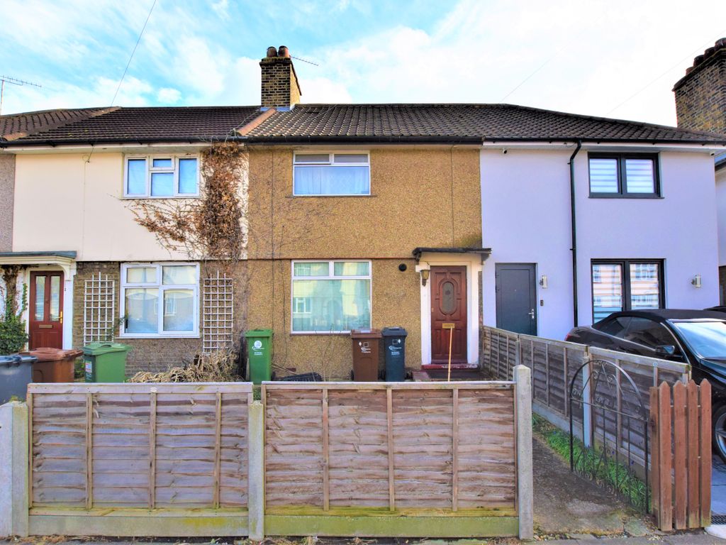 2 bed terraced house for sale in Lambourne Road, Barking IG11, £350,000