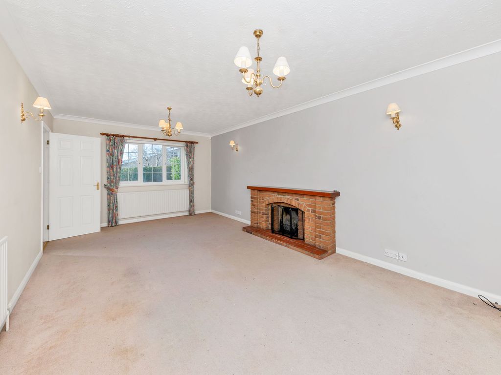 4 bed detached house for sale in School Lane, Toft CB23, £595,000
