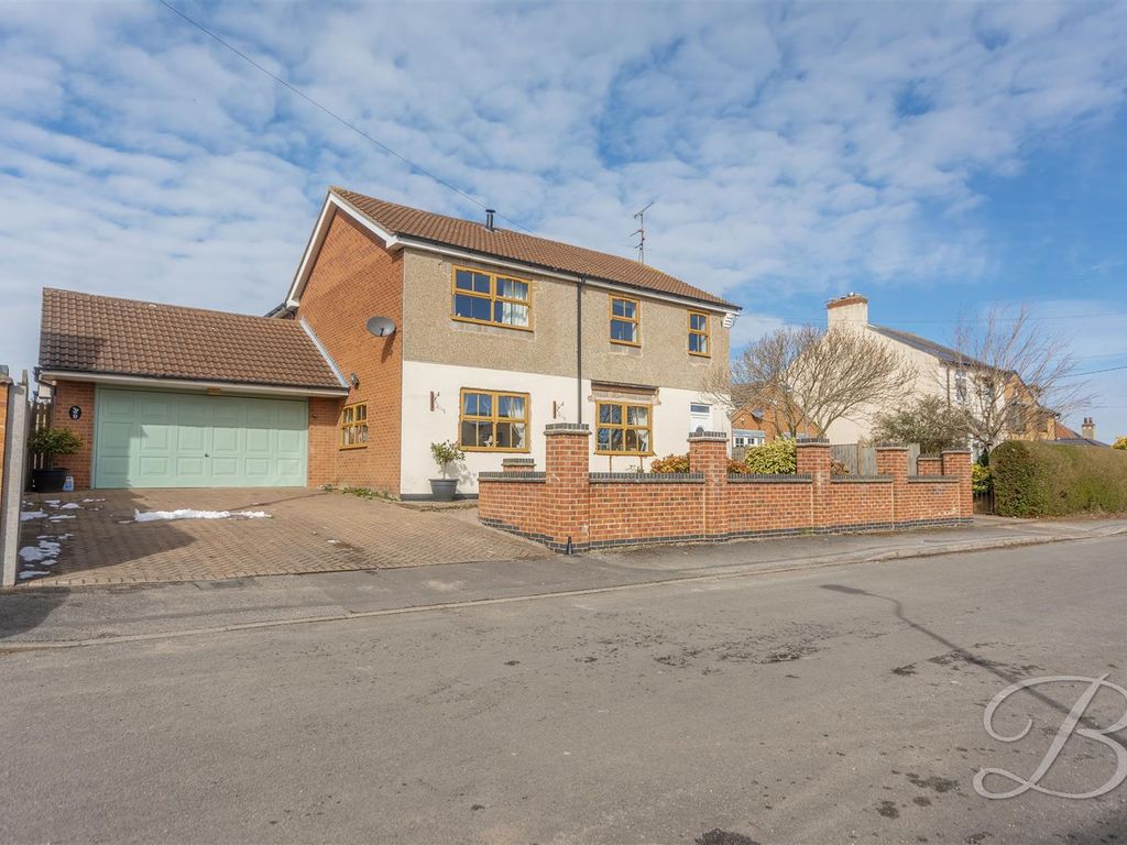 4 bed detached house for sale in Oakfield Avenue, Warsop, Mansfield NG20, £349,995