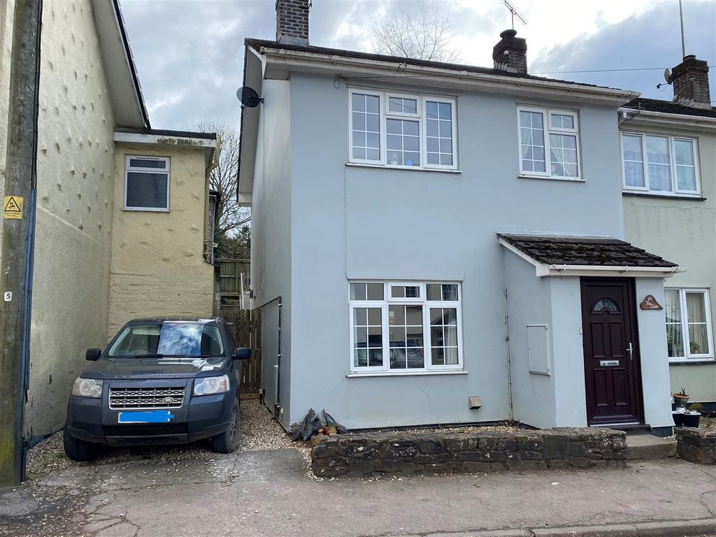 3 bed end terrace house to rent in North Tawton, Devon EX20, £900 pcm