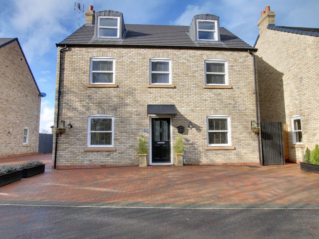 5 bed detached house for sale in Heritage Way, March PE15, £450,000