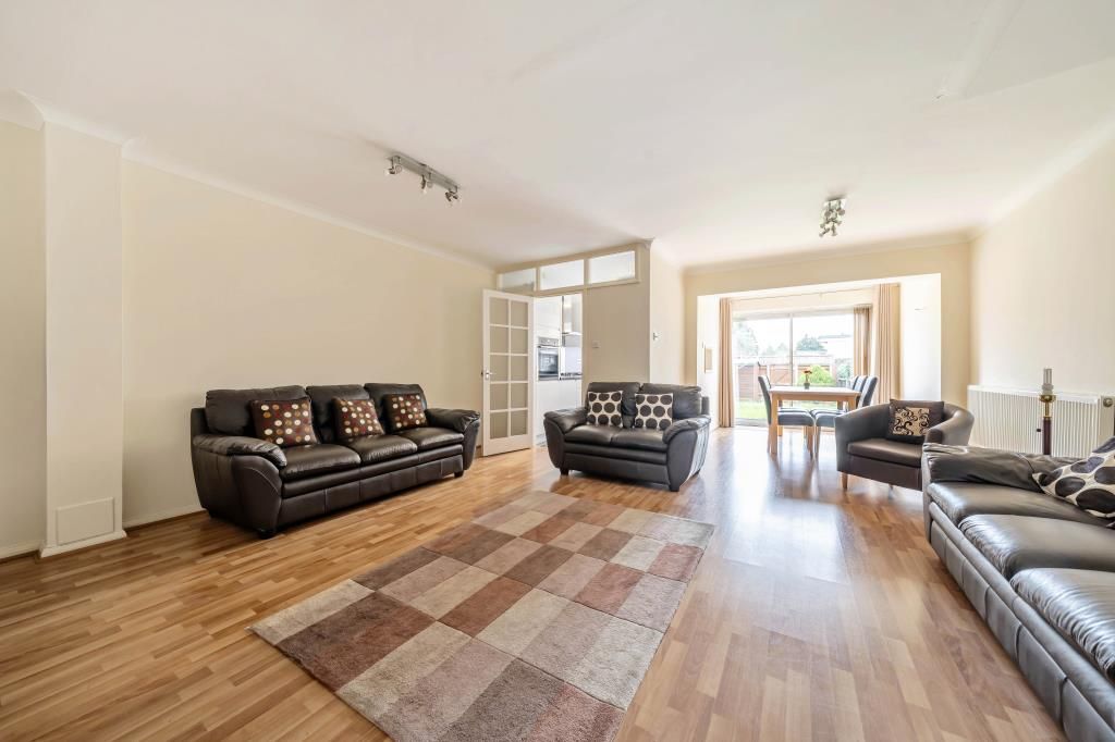 4 bed terraced house for sale in Hounslow, London TW5, £600,000