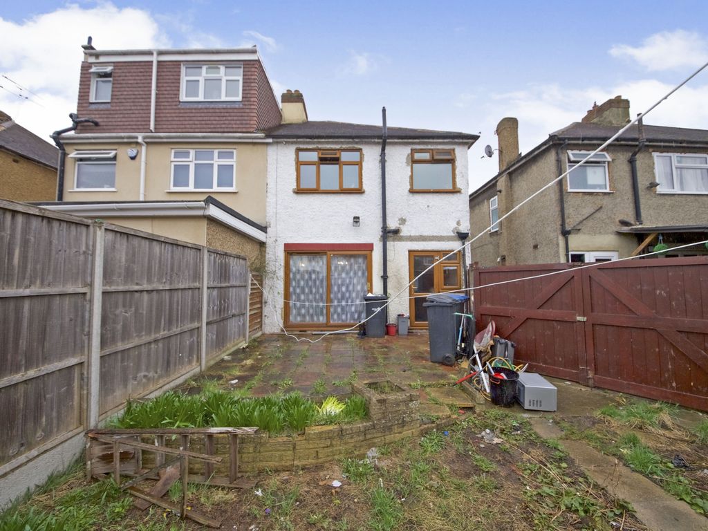 3 bed semi-detached house for sale in Broadoak Avenue, Enfield EN3, £465,000