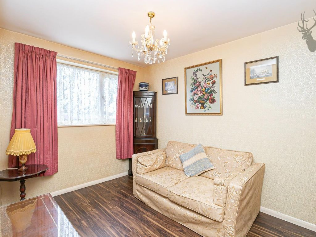 2 bed flat for sale in Forest View, London E4, £400,000