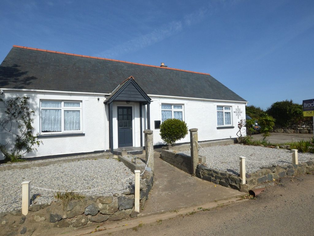 4 bed bungalow for sale in Manaccan, Helston, Cornwall TR12, £375,000