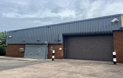 Light industrial to let in 3 Oakfield Trading Estate, Altrincham, Cheshire WA15, £22,500 pa