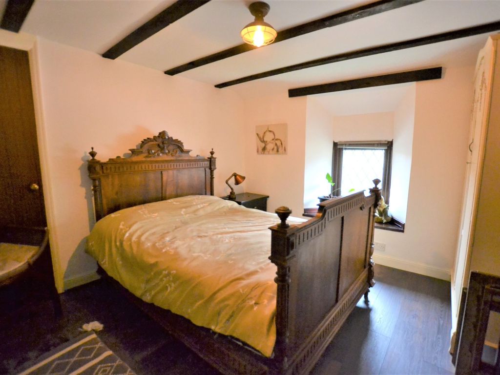 5 bed detached house for sale in Coytrahen, Bridgend CF32, £500,000