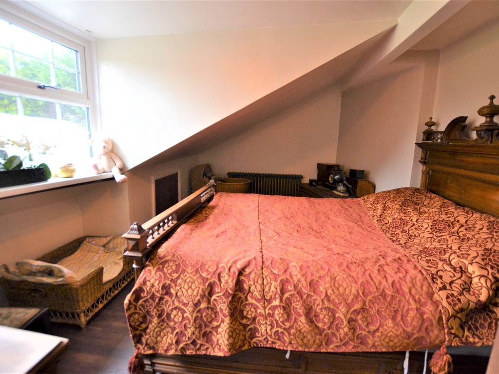 5 bed detached house for sale in Coytrahen, Bridgend CF32, £500,000