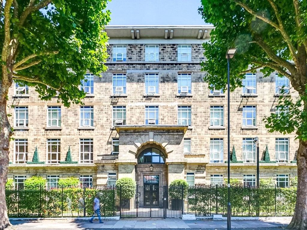 2 bed flat for sale in Bromyard Avenue, London W3, £425,000
