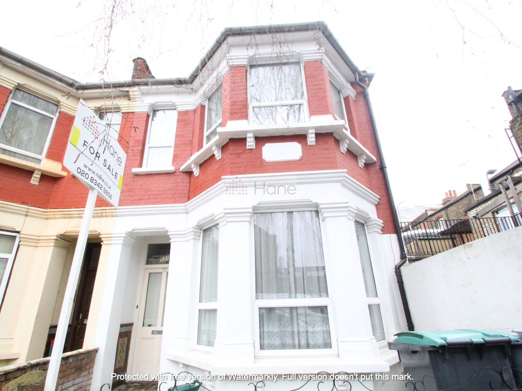 3 bed terraced house for sale in Hewitt Road, Haringey N8, £825,000