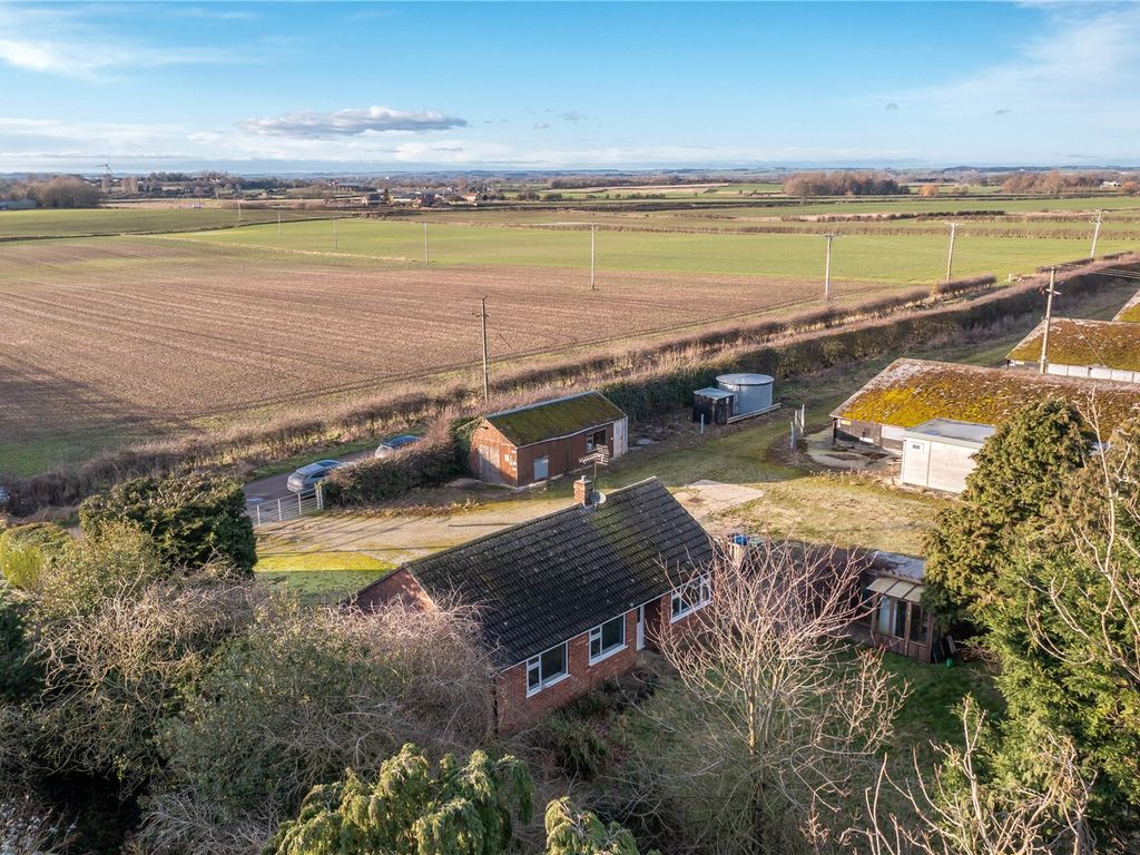 3 bed bungalow for sale in Foston Lane Poultry Farm, North Frodingham, Driffield, East Yorkshire YO25, £450,000