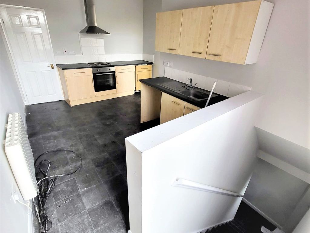 1 bed flat to rent in High Street, Bentley DN5, £525 pcm