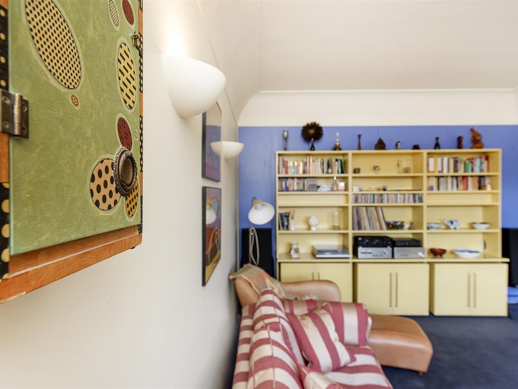 1 bed flat for sale in Woodstock Grange, Grange Road, London W5, £399,000