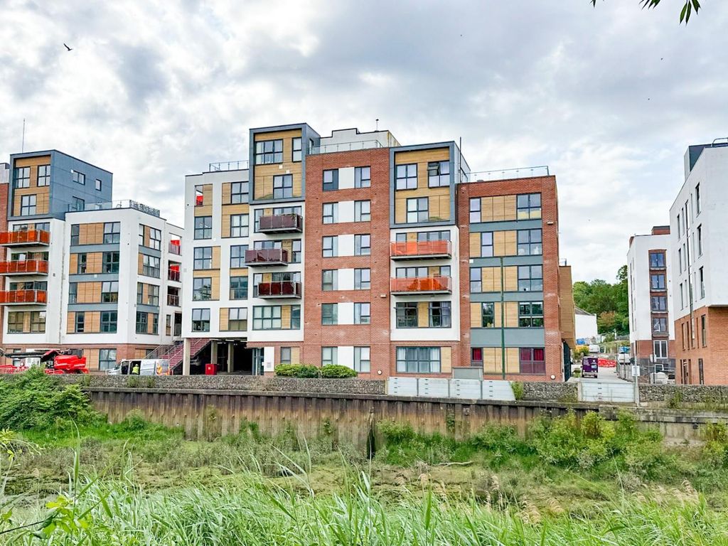 2 bed flat for sale in Paintworks, Arnos Vale, Bristol BS4, £265,000