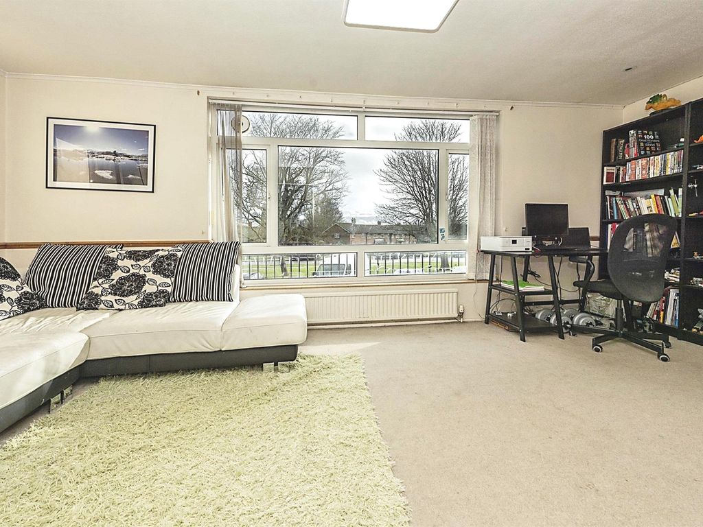 3 bed terraced house for sale in Little Ganett, Welwyn Garden City AL7, £385,000