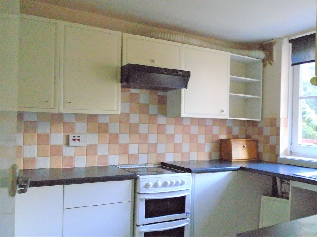 2 bed flat to rent in Chiltern Heights, White Lion Road, Amersham HP7, £1,500 pcm