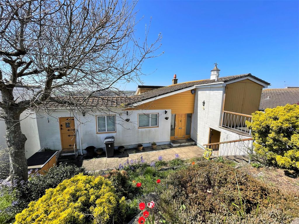 3 bed property for sale in Meadow Close, Polruan, Fowey PL23, £550,000
