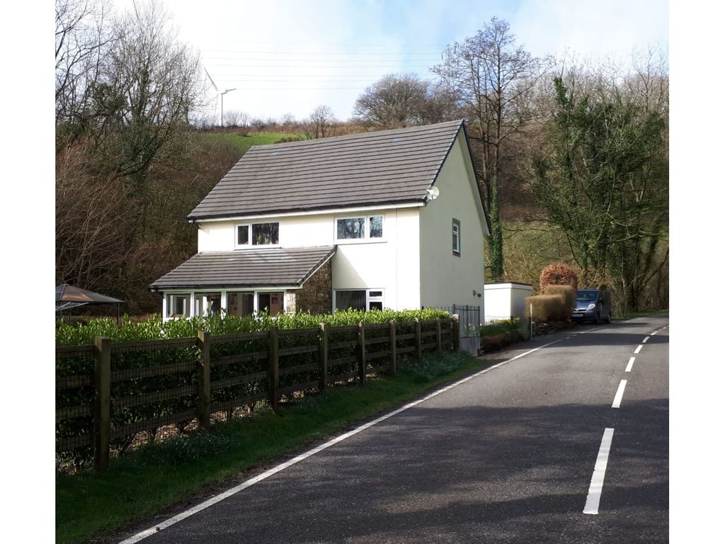 3 bed detached house for sale in Trawsmawr, Carmarthen SA33, £359,950