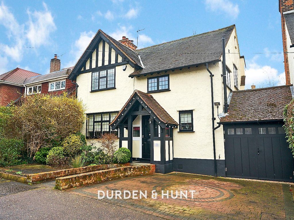 3 bed detached house for sale in The Uplands, Loughton IG10, £1,100,000