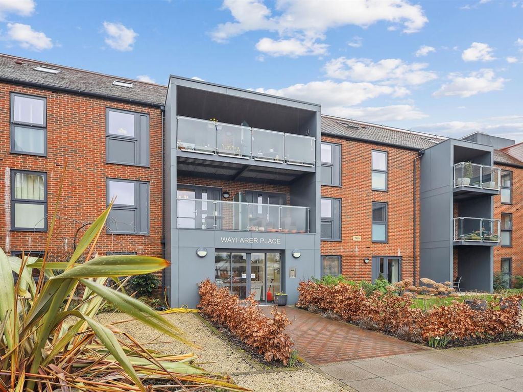 1 bed flat for sale in Wayfarer Place, The Dean, Alresford SO24, £350,000
