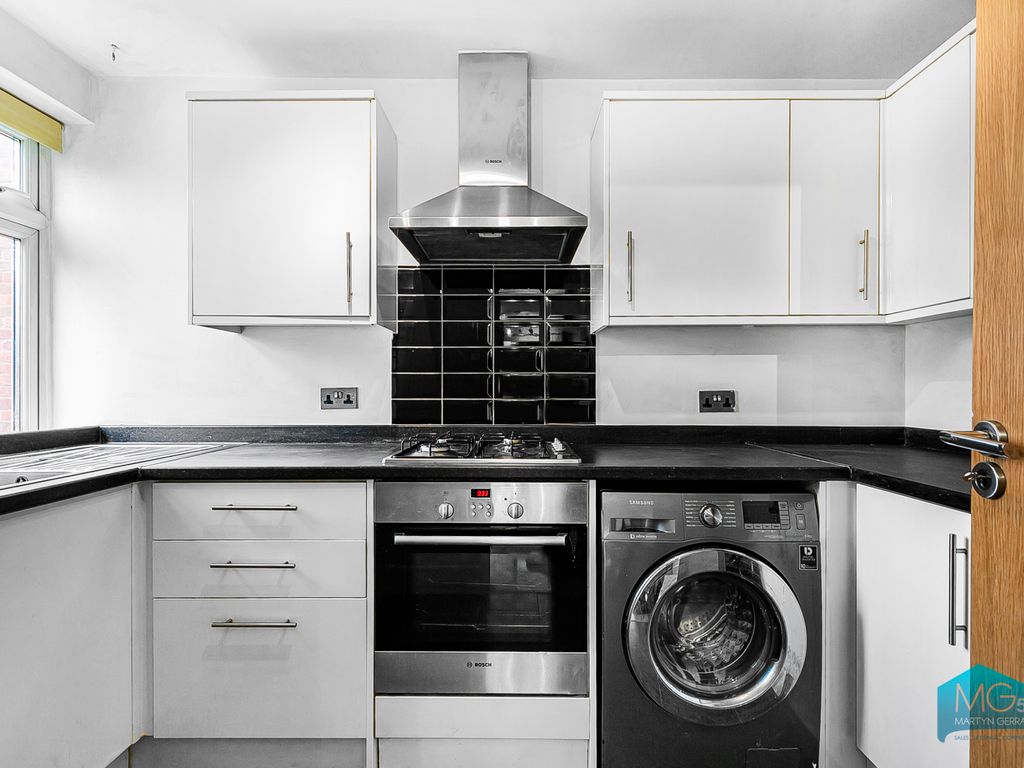 1 bed flat to rent in Brookmead Court, 62 Totteridge Lane, Whetstone, London N20, £1,500 pcm