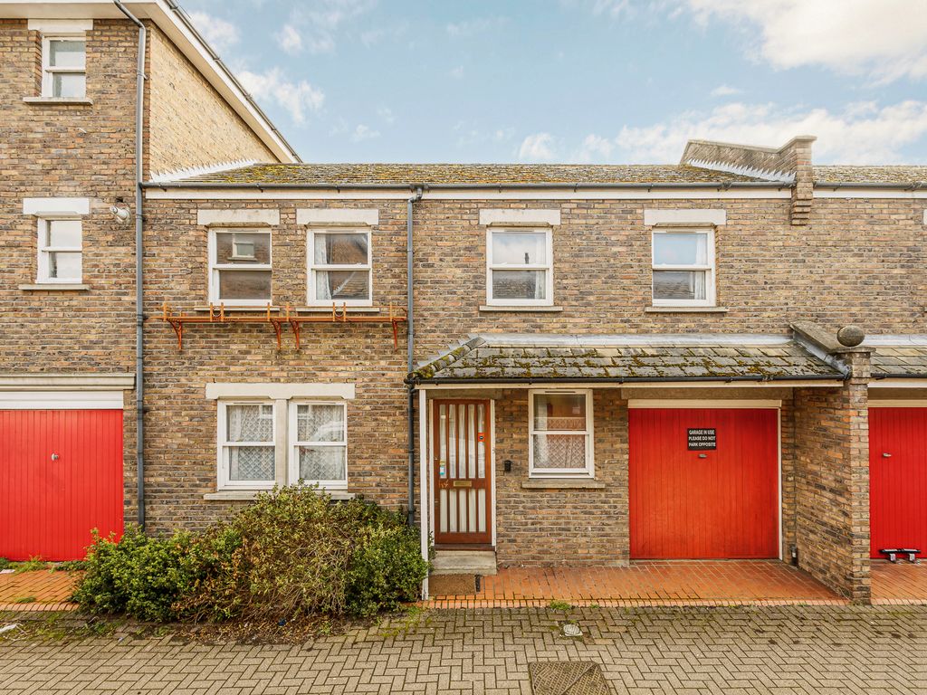 3 bed mews house for sale in Alders Close, London W5, £700,000