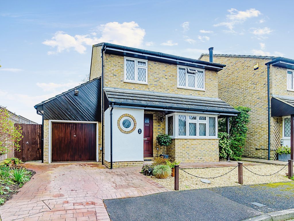 4 bed detached house for sale in Carrington Close, Shirley, Croydon CR0, £625,000