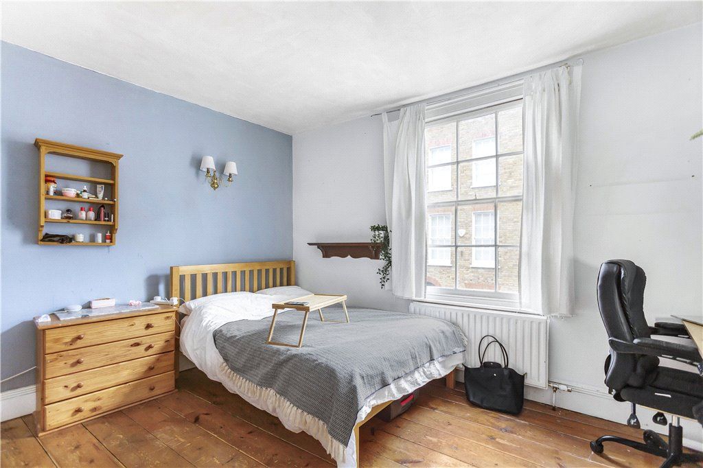 4 bed terraced house for sale in Rawstorne Street, London EC1V, £1,000,000