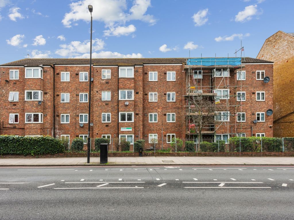 1 bed flat for sale in Camden Road, London N7, £350,000