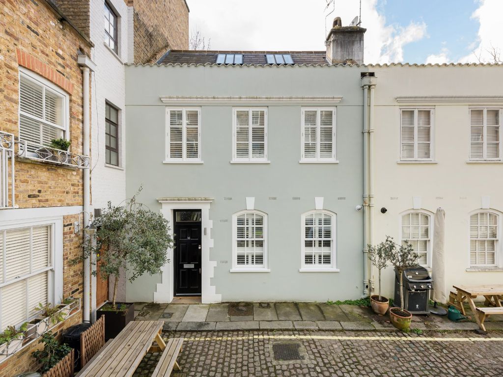 2 bed mews house for sale in Archery Close, Hyde Park, London W2, £2,400,000