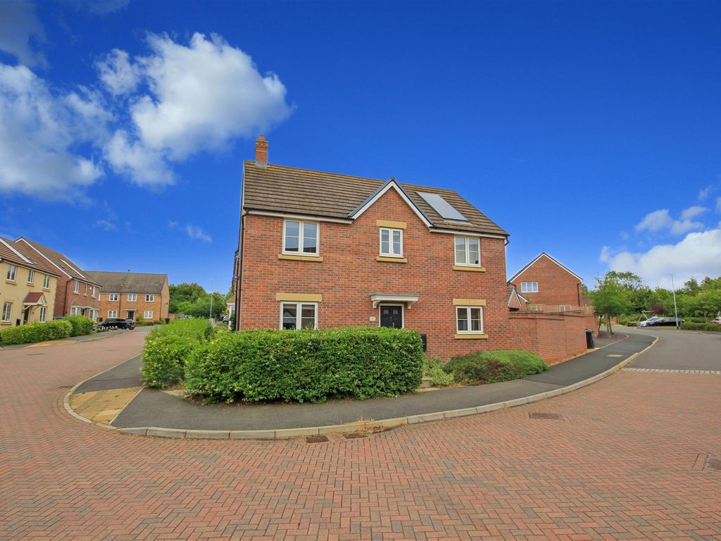 4 bed detached house for sale in Chelveston Road, Newton Bromswold, Rushden NN10, £350,000