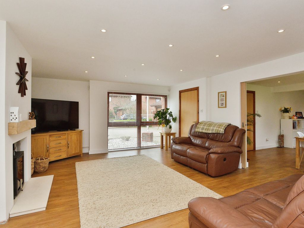 5 bed detached house for sale in Austwick Lane, Emerson Valley, Milton Keynes MK4, £660,000