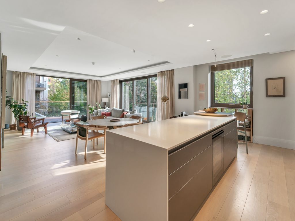 3 bed flat for sale in Campden Hill, Kensington W8, £7,500,000