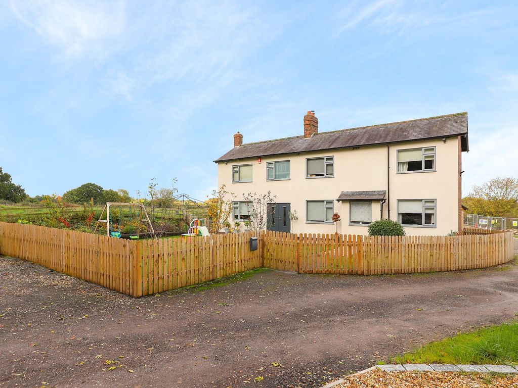 4 bed detached house for sale in Westmoor Road, Brimington S43, £500,000