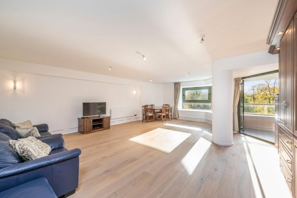 3 bed flat for sale in Park St James, St James's Terrace, St Johns Wood NW8, £2,595,000