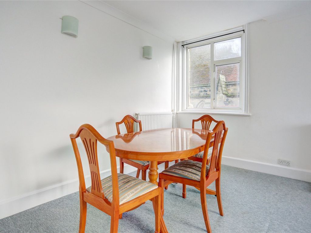 2 bed flat to rent in The Drive, Hove, East Sussex BN3, £2,100 pcm