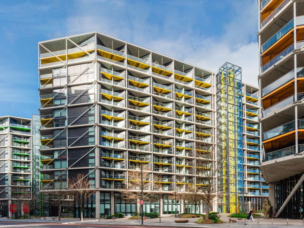 2 bed flat for sale in Riverlight Three, Riverlight Quay, London SW11, £920,000