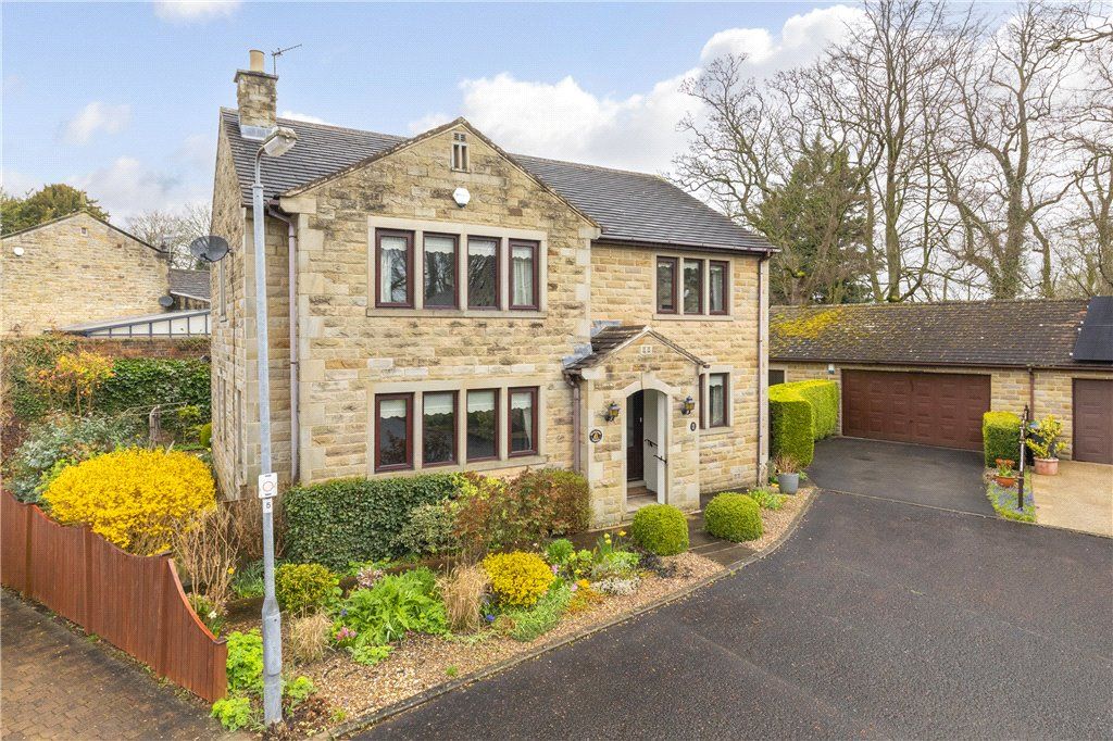 4 bed detached house for sale in Steeton Hall Gardens, Steeton, Keighley, West Yorkshire BD20, £495,000