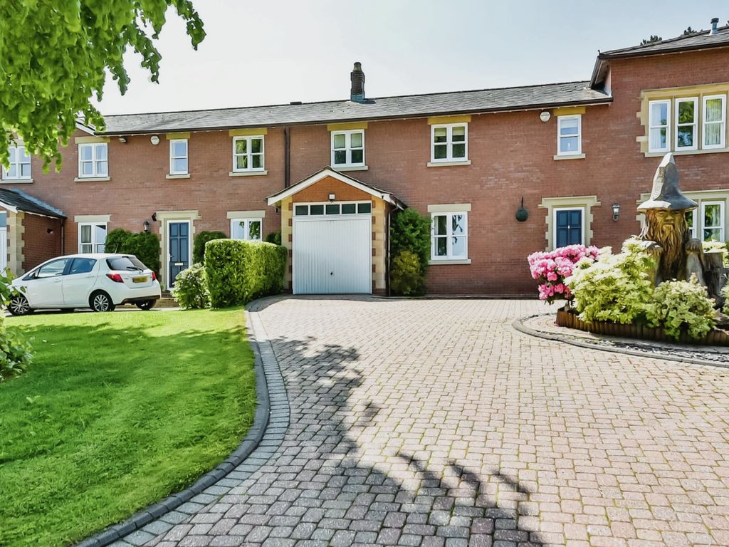 4 bed detached house for sale in Andrew Lane, High Lane, Stockport SK6, £575,000