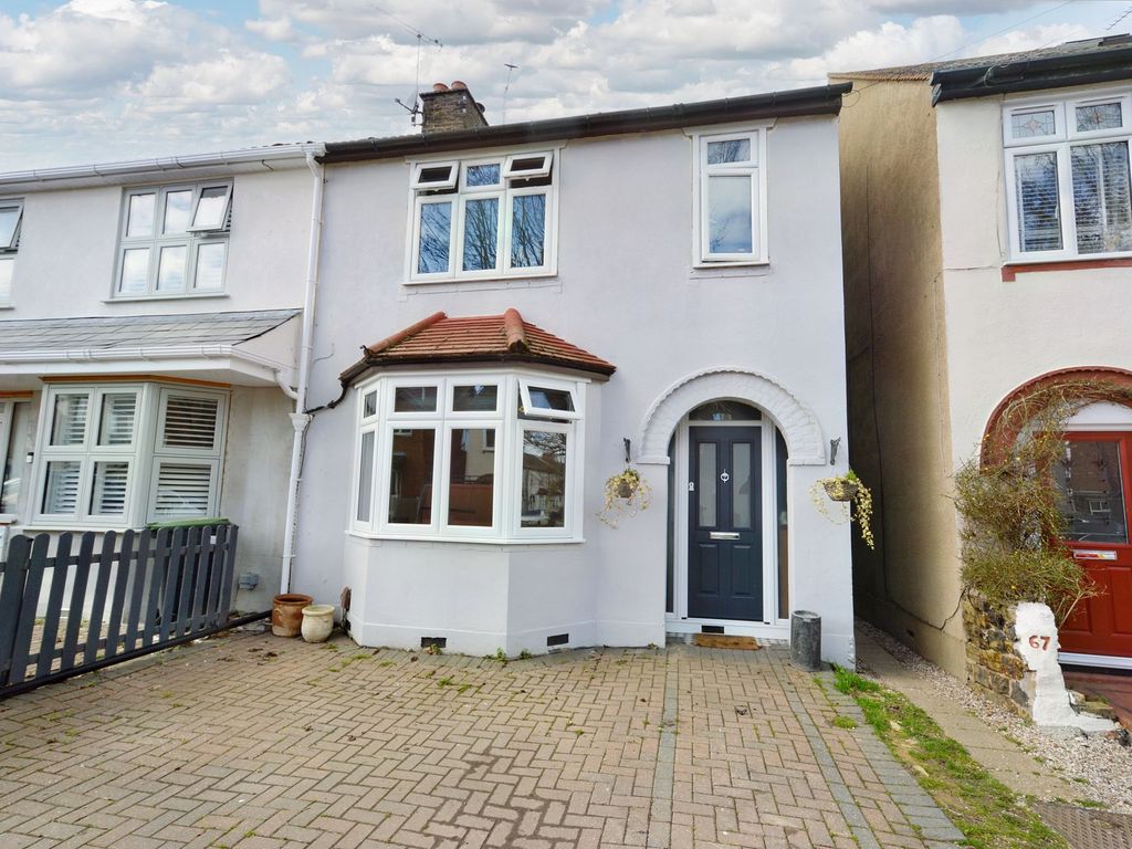 4 bed semi-detached house for sale in Wakering Avenue, Shoeburyness SS3, £400,000