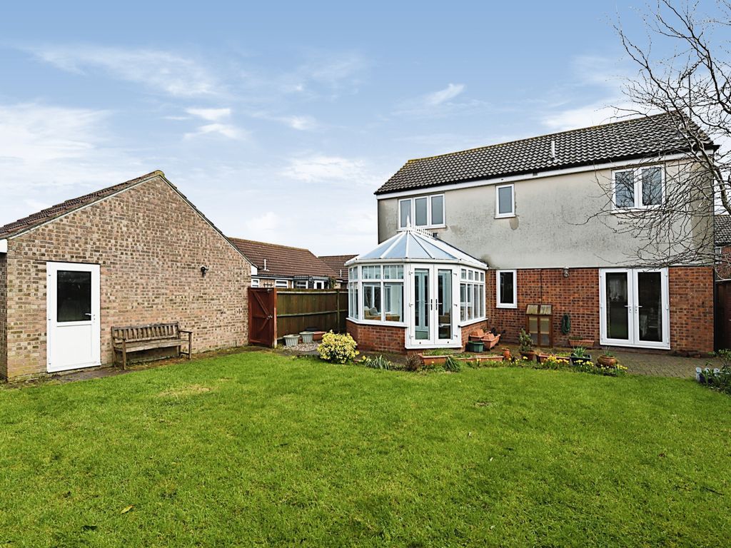 3 bed detached house for sale in Austral Way, Chelmsford CM3, £425,000