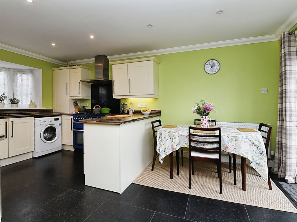 3 bed detached house for sale in Austral Way, Chelmsford CM3, £425,000