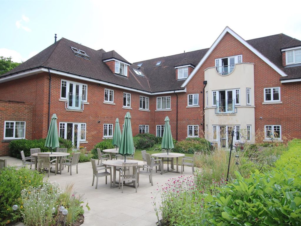 2 bed property for sale in Harroway Manor, Fetcham KT22, £399,950