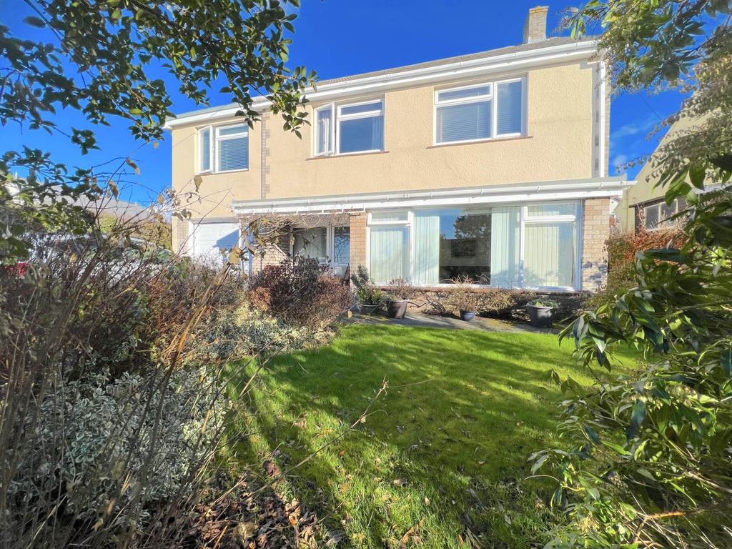 5 bed property for sale in Solario, Rhydyfelin, Aberystwyth SY23, £385,000