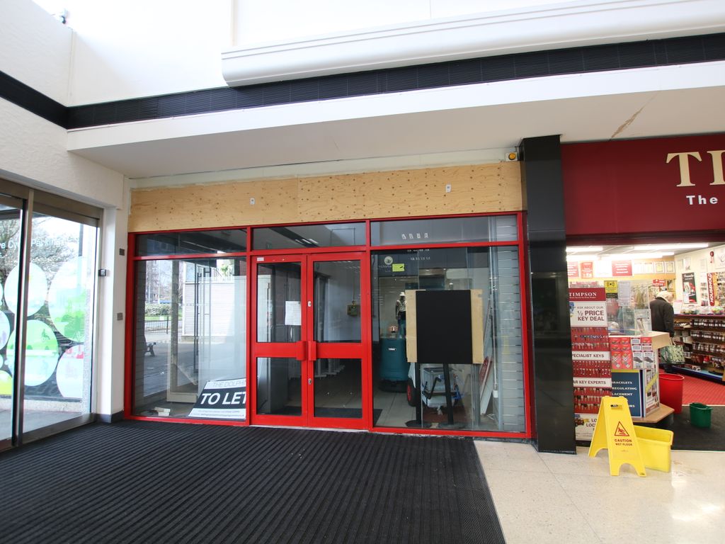 Retail premises to let in Unit 86, The Dolphin Shopping Centre, Poole BH15, £16,500 pa
