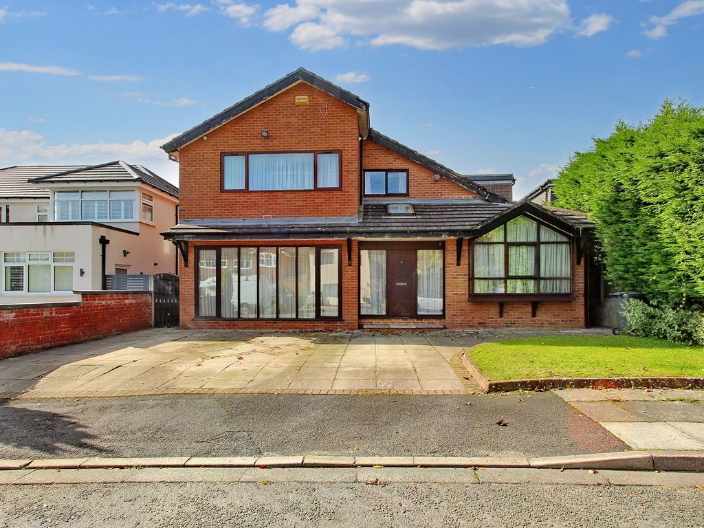 7 bed detached house for sale in Wentworth Avenue, Whitefield M45, £750,000