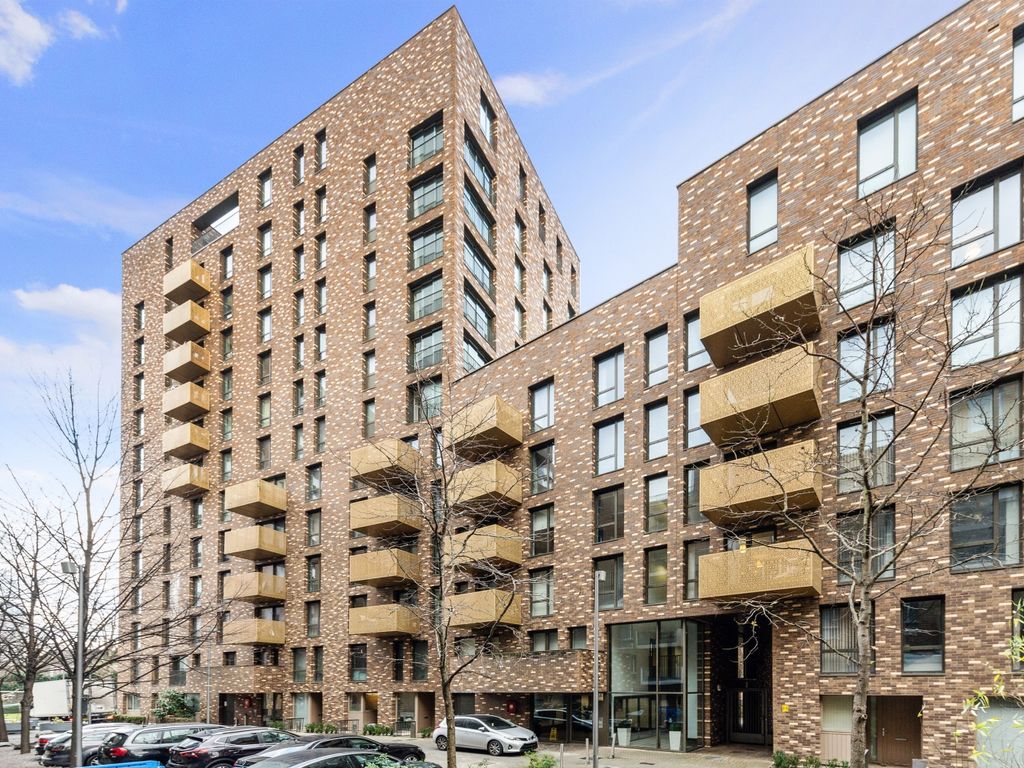 2 bed flat for sale in Nelson Walk, Bromley By Bow E3, £480,000