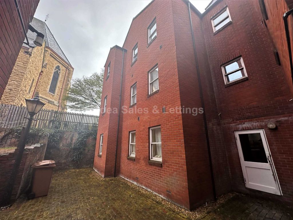 1 bed flat to rent in Broadgate, Lincoln LN2, £625 pcm