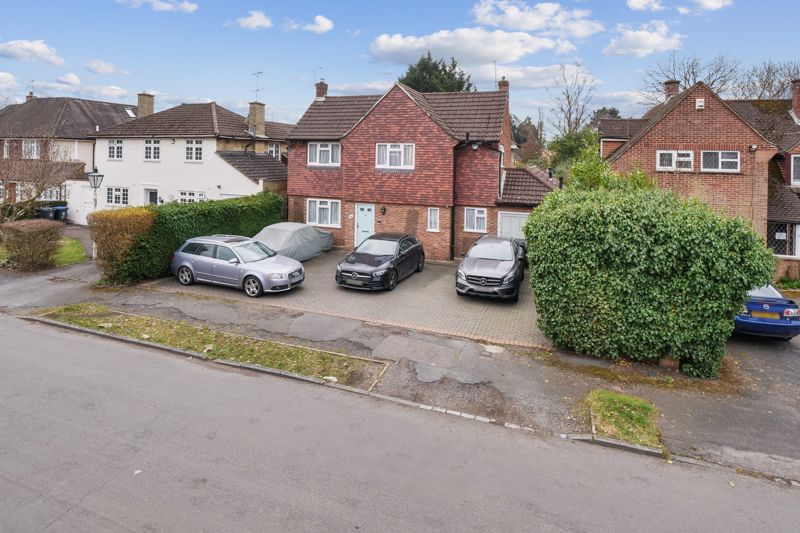 4 bed detached house for sale in Wood Lane Close, Iver SL0, £1,150,000