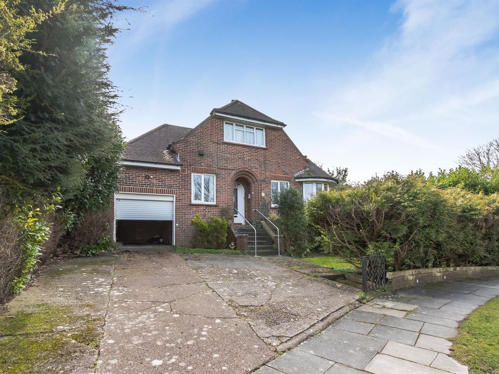 3 bed detached house for sale in Woodland Way, Brighton BN1, £700,000